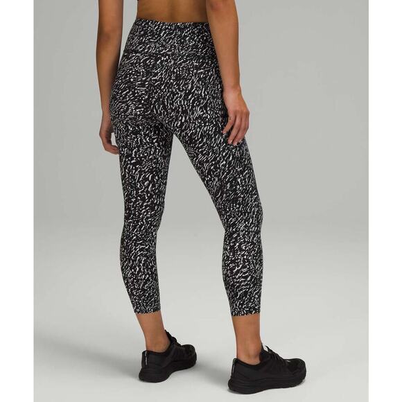Lululemon Size 2 Fast and Free High Rise Crop Speckle Trail Black Multi Leggings - Picture 12 of 12